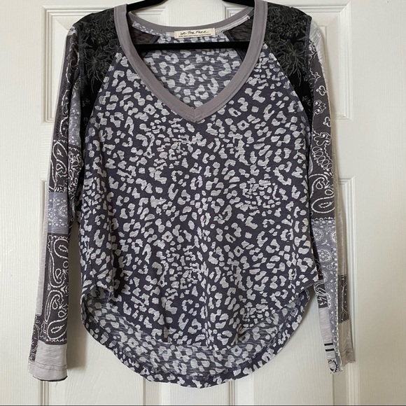 We the Free L/S V-neck Tee NWOT - Picture 2 of 10